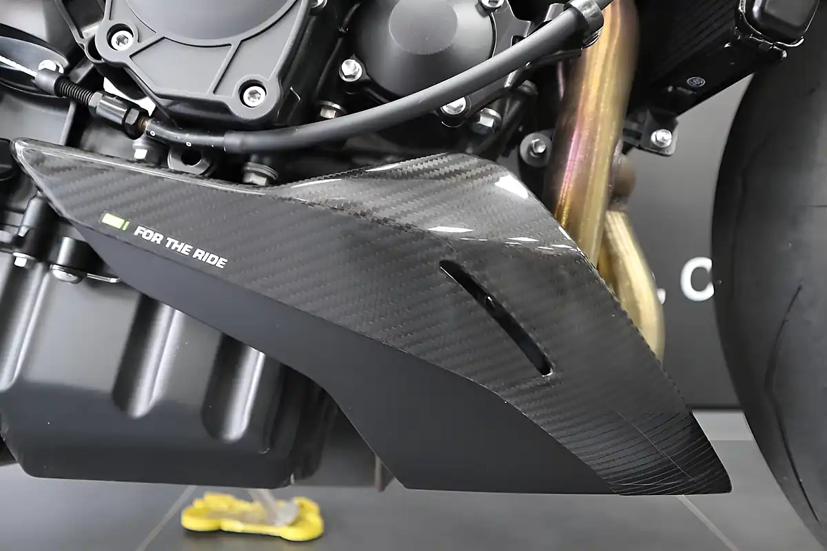 Used 2023 Triumph Street Triple Moto 2 Yellow - Interior and Exterior details 8