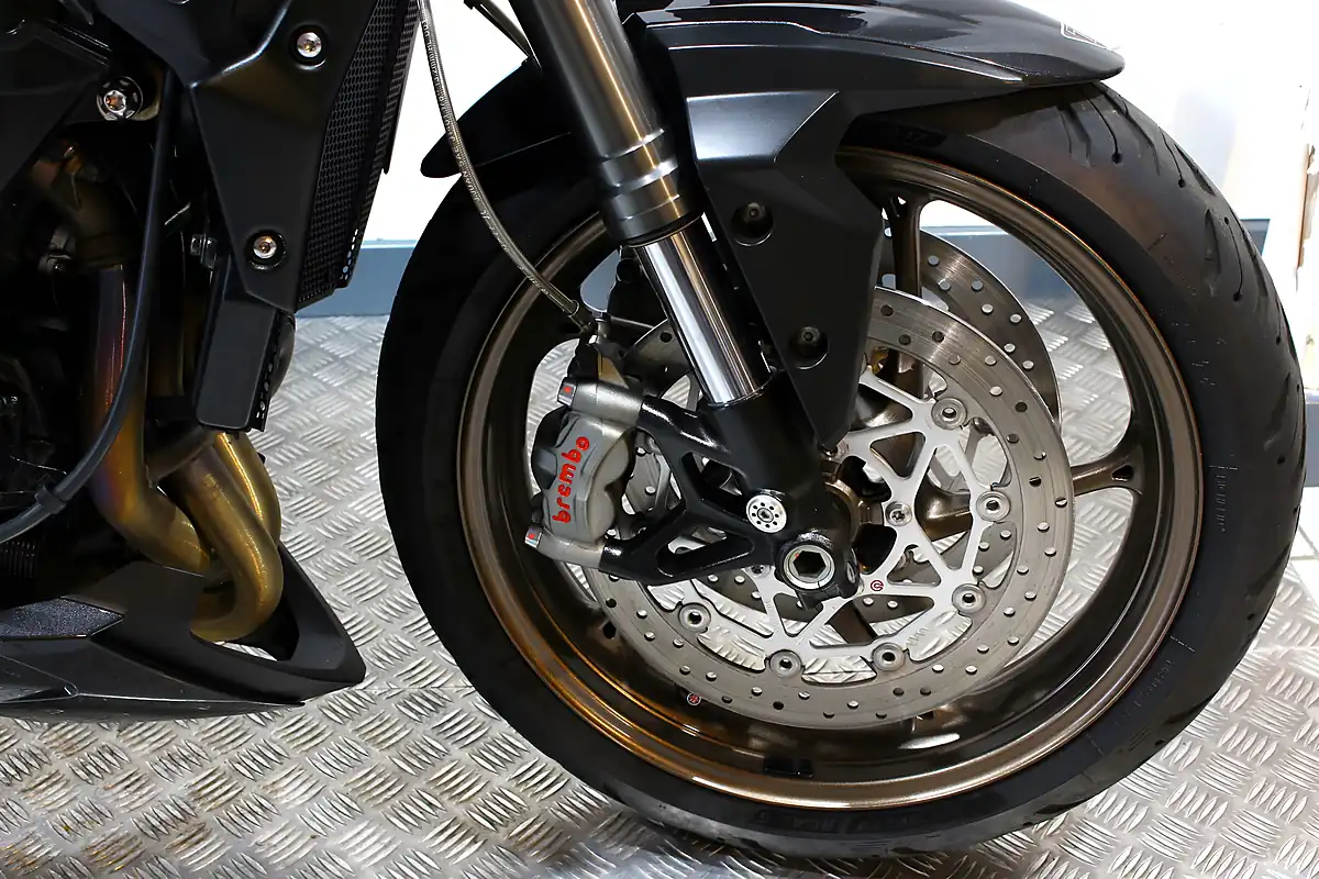 Used 2023 Triumph Street Triple RS Carbon Black - Interior and Exterior details 5
