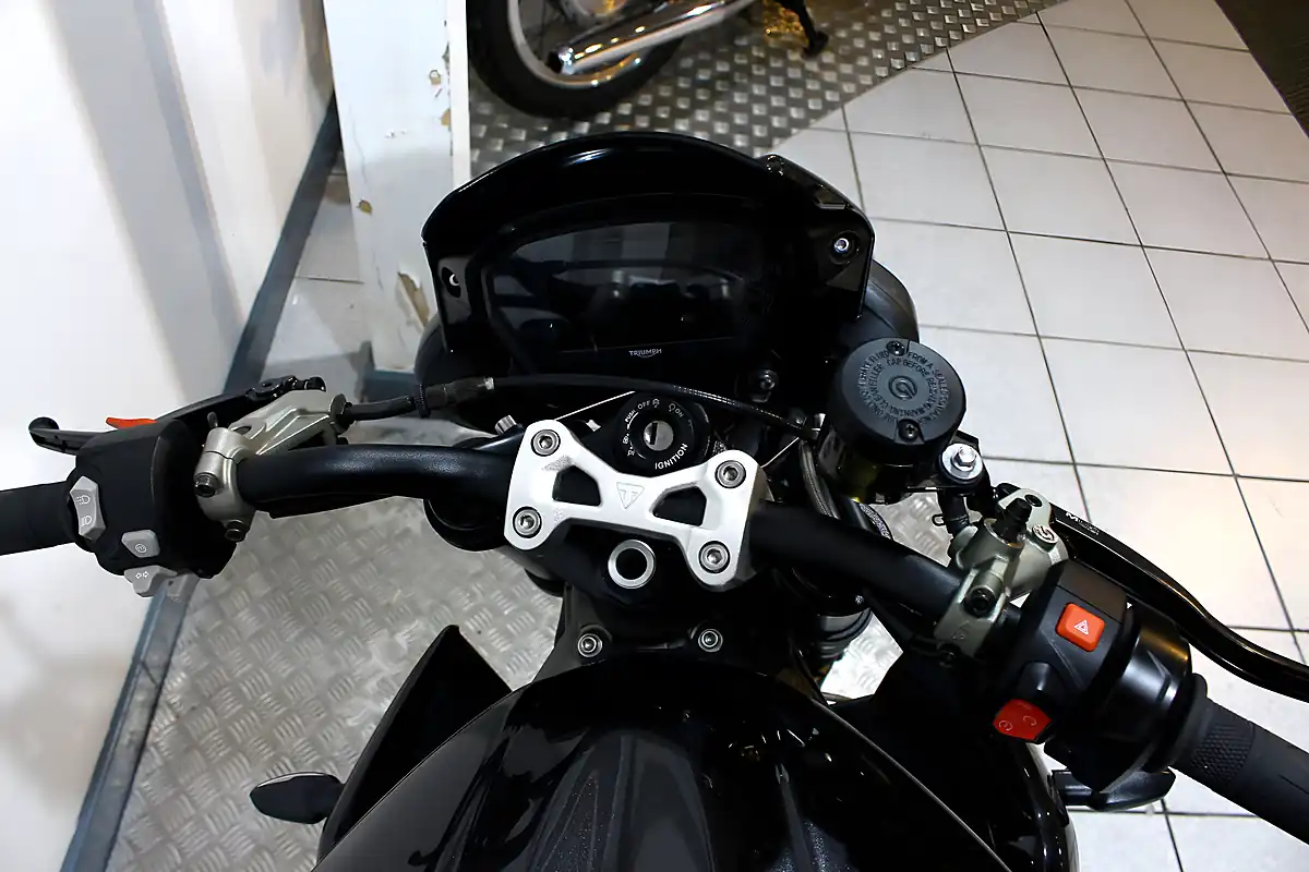 Used 2023 Triumph Street Triple RS Carbon Black - Interior and Exterior details 8