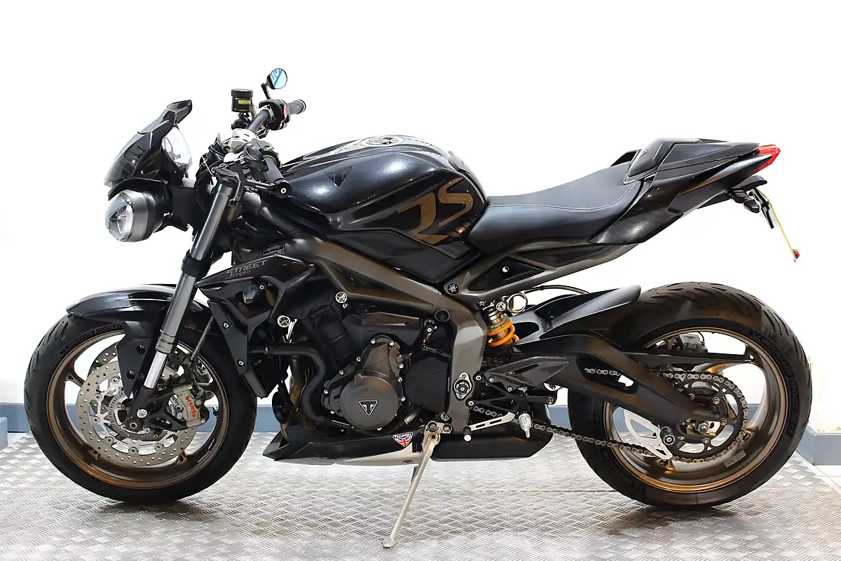 Used 2023 Triumph Street Triple RS Carbon Black - Interior and Exterior details 9