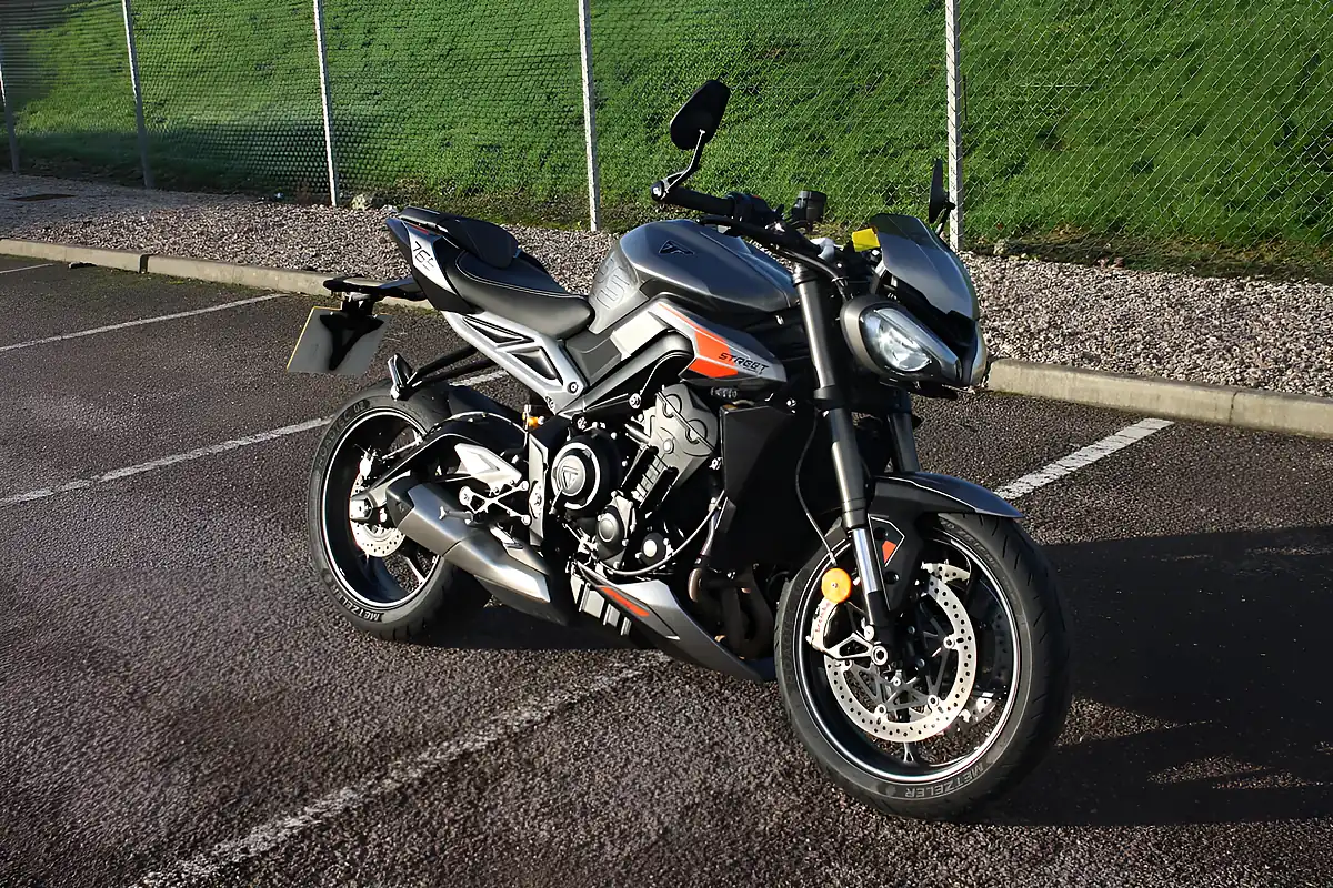 Used 2023 Triumph Street Triple RS RS Silver - Interior and Exterior details 4
