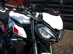 Used 2023 Triumph Street Triple RS White - Interior and Exterior details 4