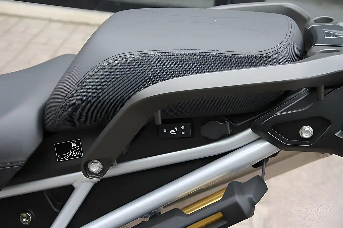 Used 2023 Triumph Tiger 1200 Rally Pro Black - Interior and Exterior details 14