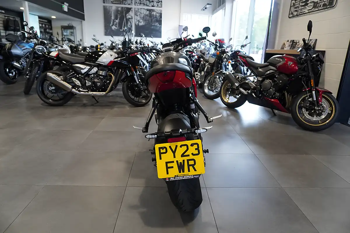 Used 2023 Triumph Trident 660 Silver Metallic - Interior and Exterior details 4