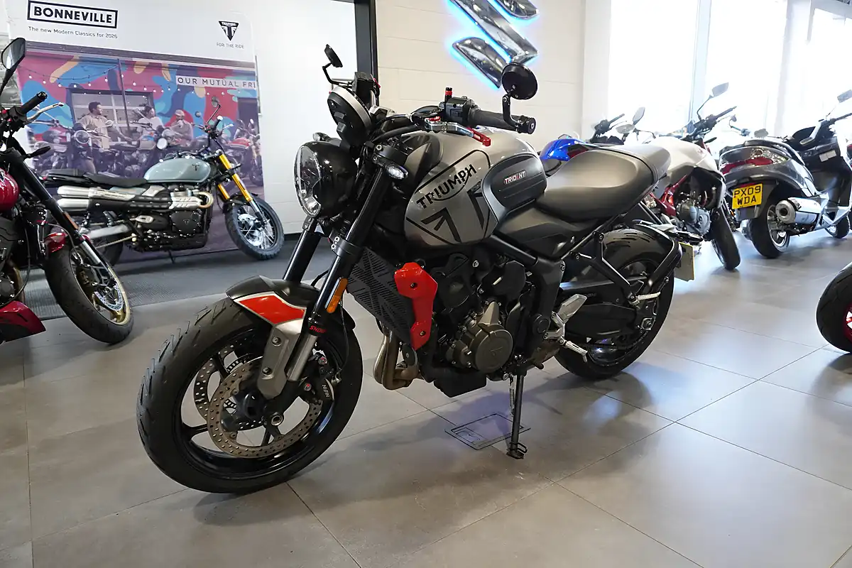 Used 2023 Triumph Trident 660 Silver Metallic - Interior and Exterior details 6