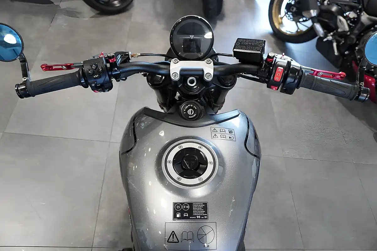 Used 2023 Triumph Trident 660 Silver Metallic - Interior and Exterior details 7