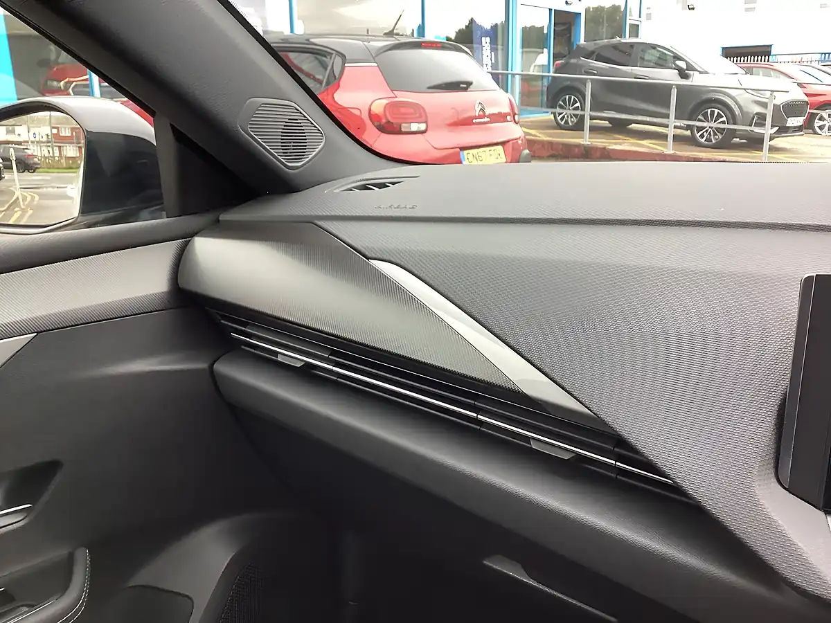 Used 2023 Vauxhall Astra Gs Arctic White (solid Paint) - Interior and Exterior details 12
