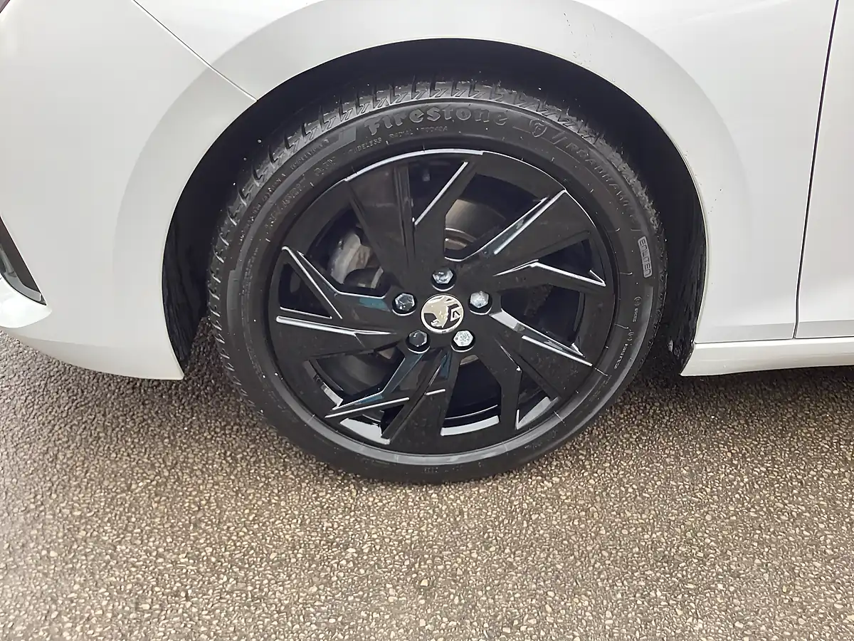 Used 2023 Vauxhall Astra Gs Arctic White (solid Paint) - Interior and Exterior details 15