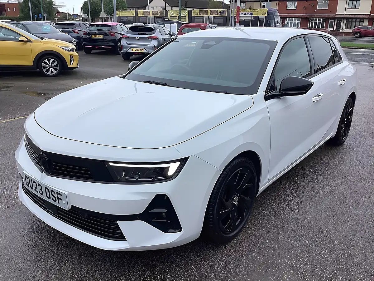 Used 2023 Vauxhall Astra Gs Arctic White (solid Paint) - Interior and Exterior details 5