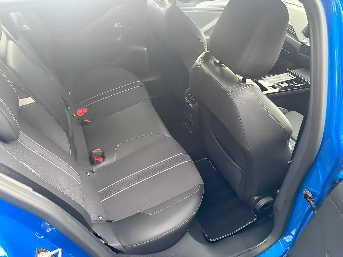 Used 2023 Vauxhall Astra Gs Blue - Interior and Exterior details 11