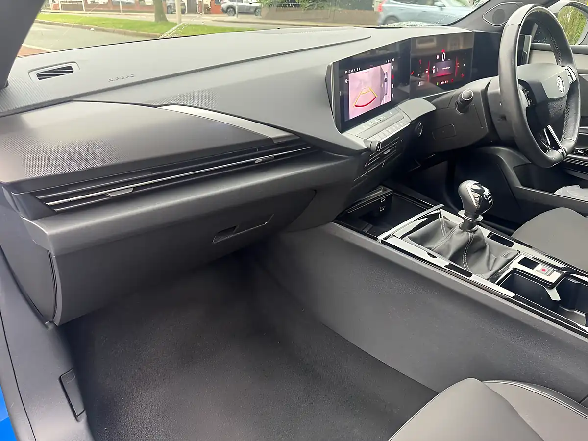 Used 2023 Vauxhall Astra Gs Sports Tourer Blue - Interior and Exterior details 12