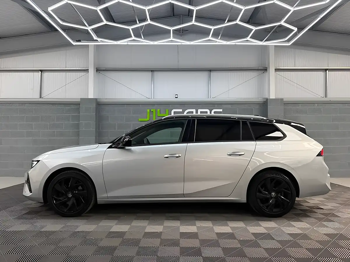 Used 2023 Vauxhall Astra Gs Sports Tourer Silver - Interior and Exterior details 3