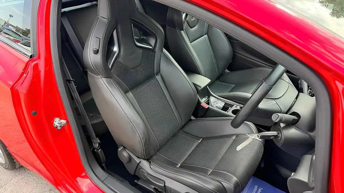 Used 2023 Vauxhall Astra Gtc Vxr Coupe Red - Interior and Exterior details 11