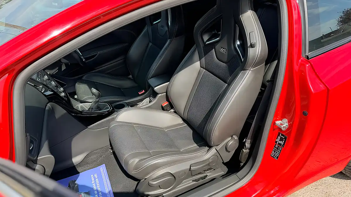 Used 2023 Vauxhall Astra Gtc Vxr Coupe Red - Interior and Exterior details 12
