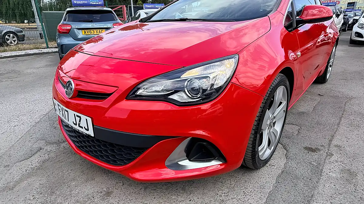 Used 2023 Vauxhall Astra Gtc Vxr Coupe Red - Interior and Exterior details 16