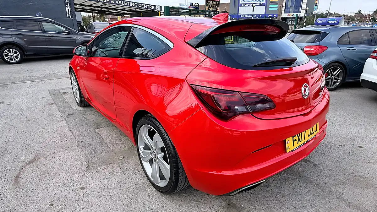 Used 2023 Vauxhall Astra Gtc Vxr Coupe Red - Interior and Exterior details 17