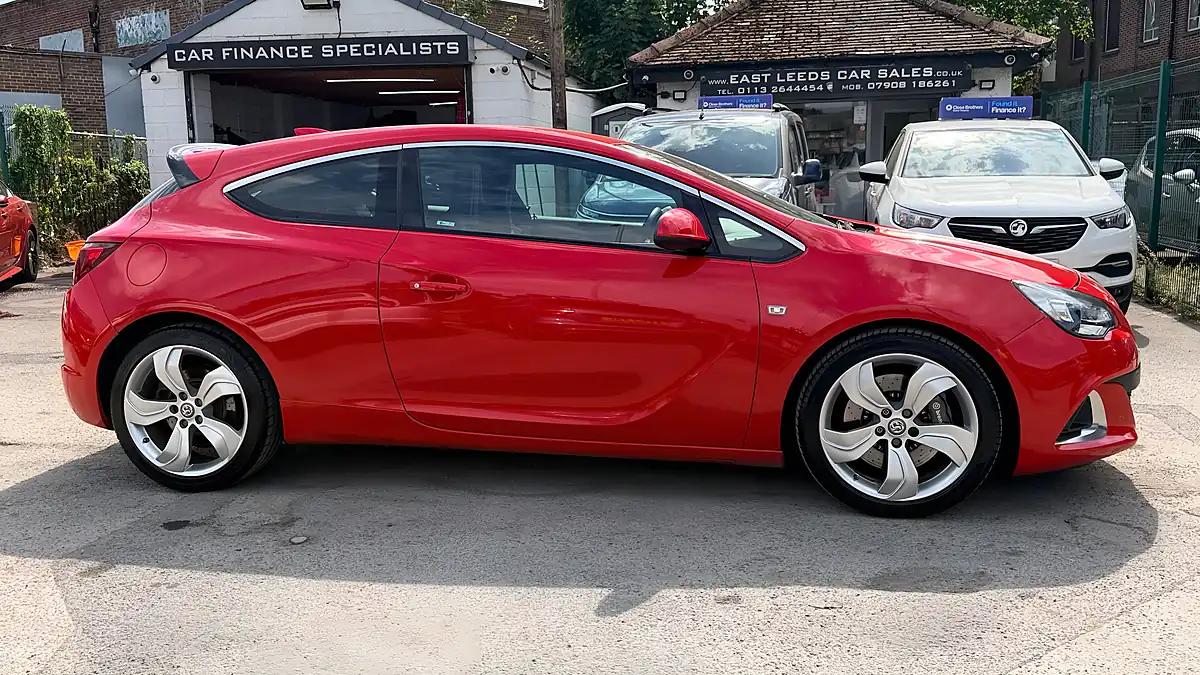 Used 2023 Vauxhall Astra Gtc Vxr Coupe Red - Interior and Exterior details 2