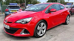 Used 2023 Vauxhall Astra Gtc Vxr Coupe Red - Interior and Exterior details 7