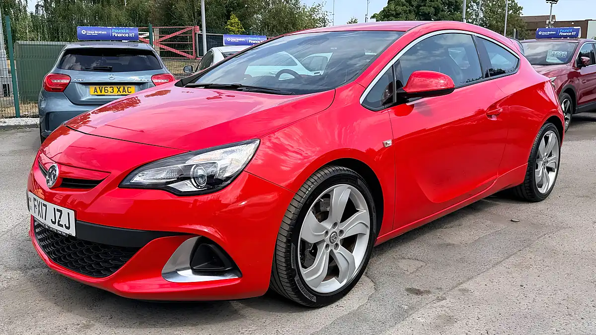 Used 2023 Vauxhall Astra Gtc Vxr Coupe Red - Interior and Exterior details 7