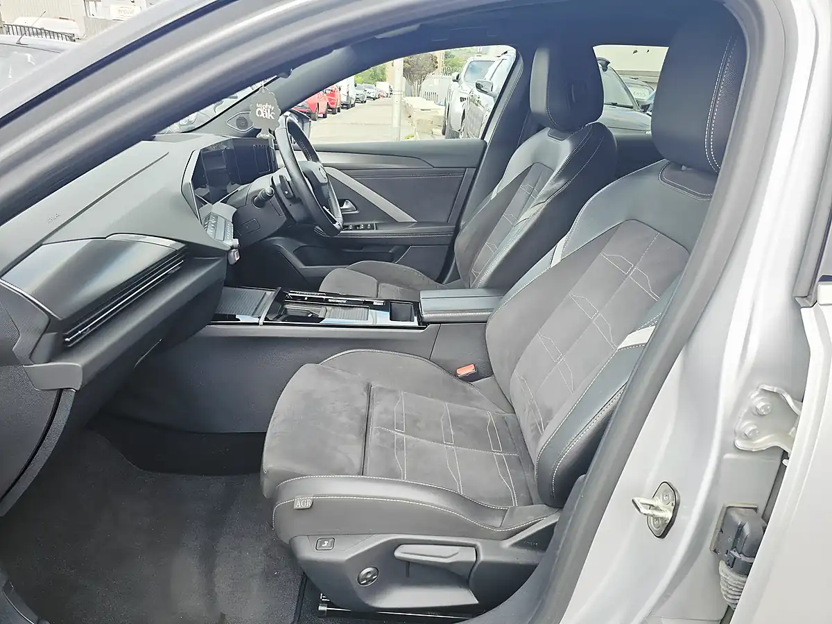 Used 2023 Vauxhall Astra Ultimate Grey - Interior and Exterior details 6