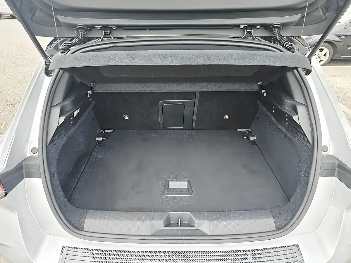 Used 2023 Vauxhall Astra Ultimate Grey - Interior and Exterior details 8