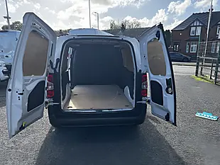 Used 2023 Vauxhall Combo 2300 Prime Icy White - Interior and Exterior details 12
