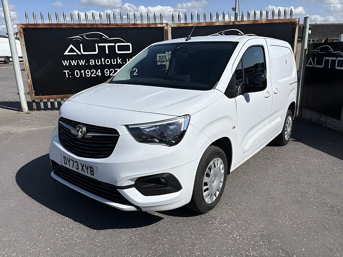 Used 2023 Vauxhall Combo 2300 Pro Icy White - Interior and Exterior details 2