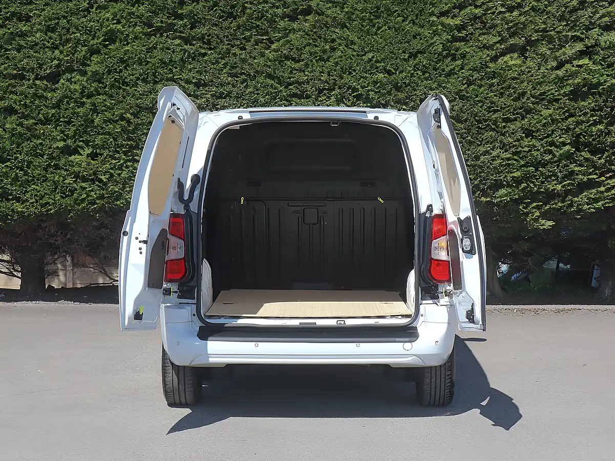 Used 2023 Vauxhall Combo 2300 Pro L1 Swb White - Interior and Exterior details 8