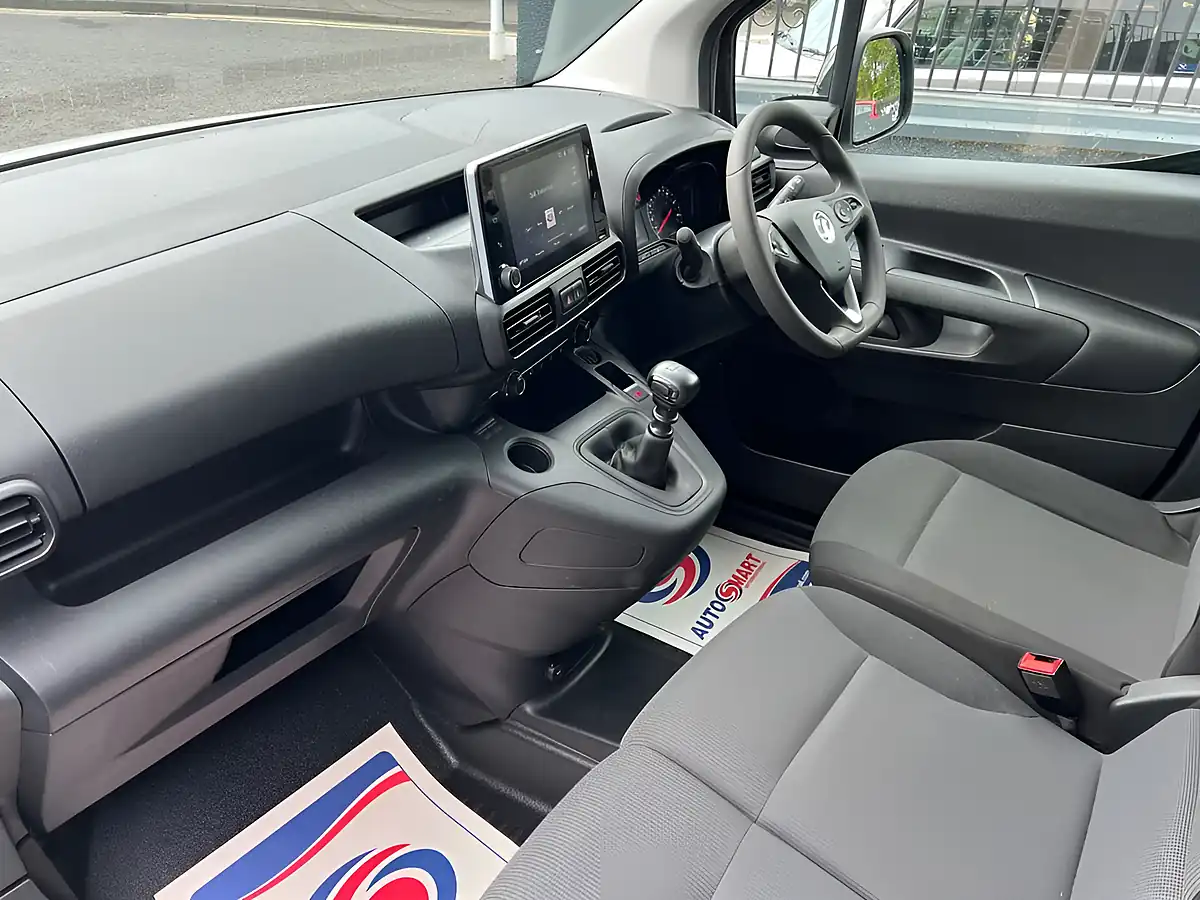 Used 2023 Vauxhall Combo 2300 Pro White - Interior and Exterior details 15