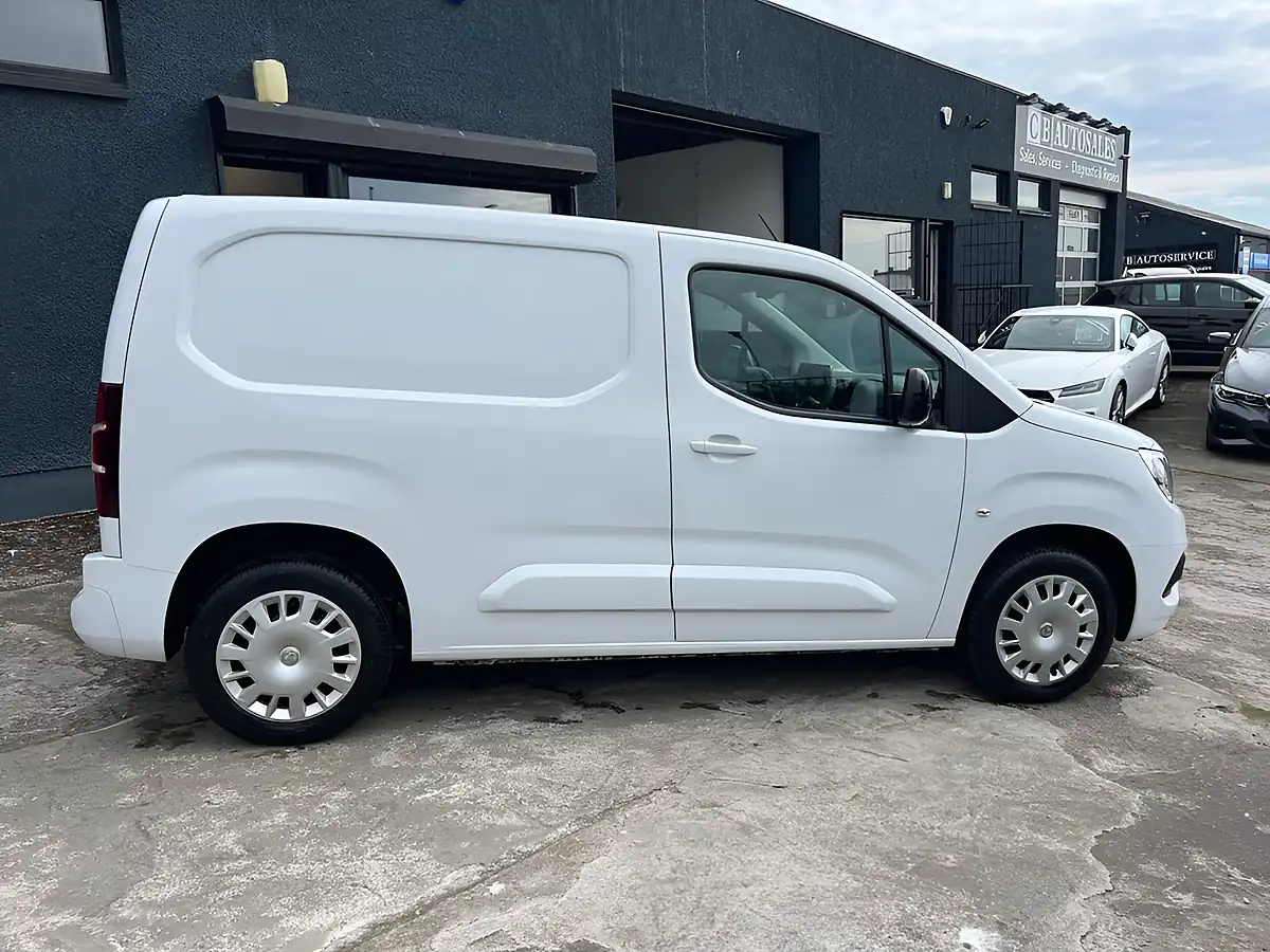 Used 2023 Vauxhall Combo 2300 Pro White - Interior and Exterior details 3