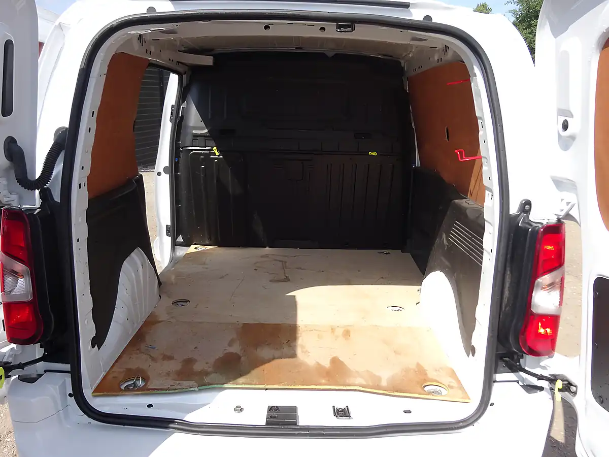 Used 2023 Vauxhall Combo Cargo Pro L1 H1 (swb) White - Interior and Exterior details 14