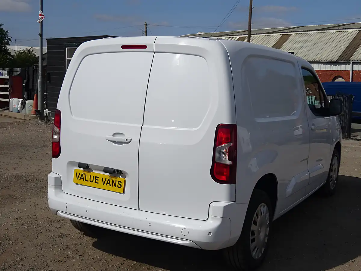 Used 2023 Vauxhall Combo Cargo Pro L1 H1 (swb) White - Interior and Exterior details 17
