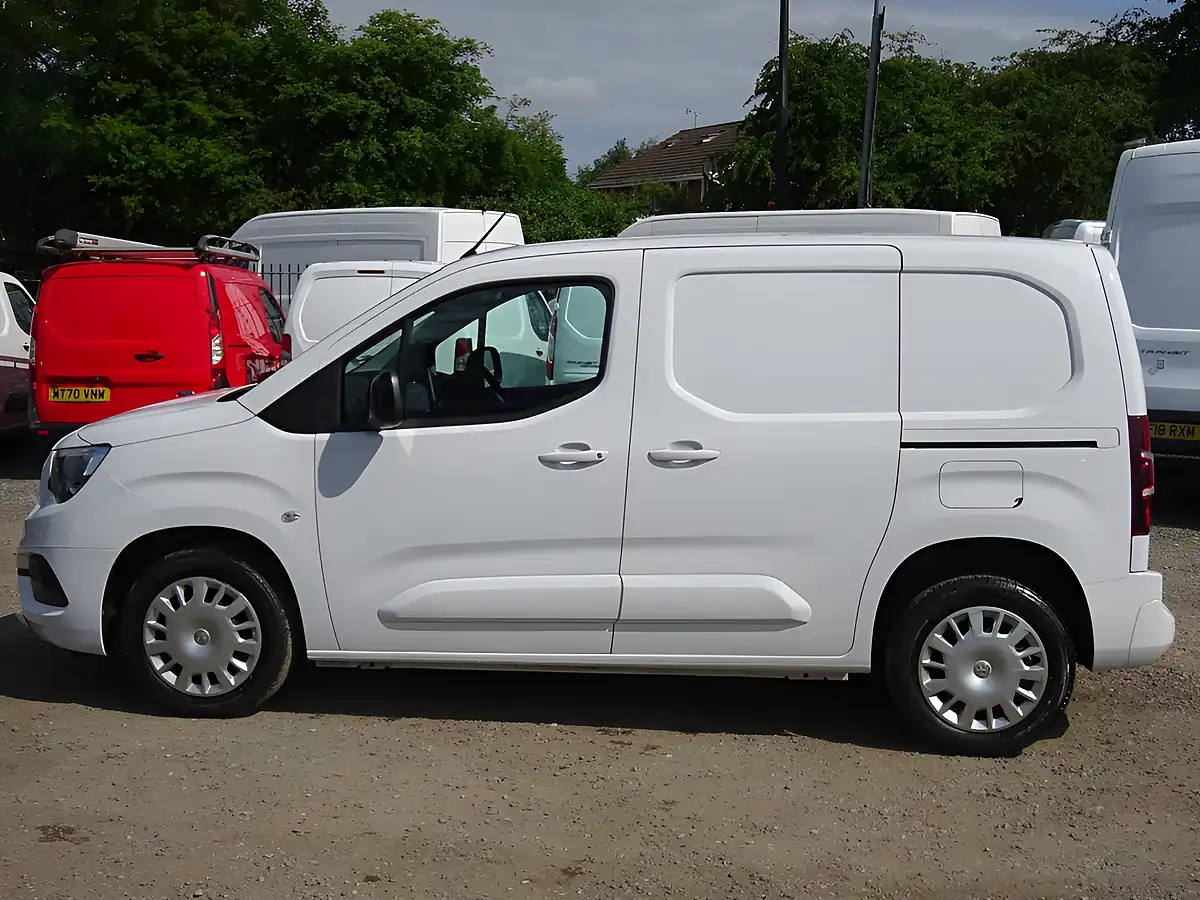 Used 2023 Vauxhall Combo Cargo Pro L1 H1 (swb) White - Interior and Exterior details 8