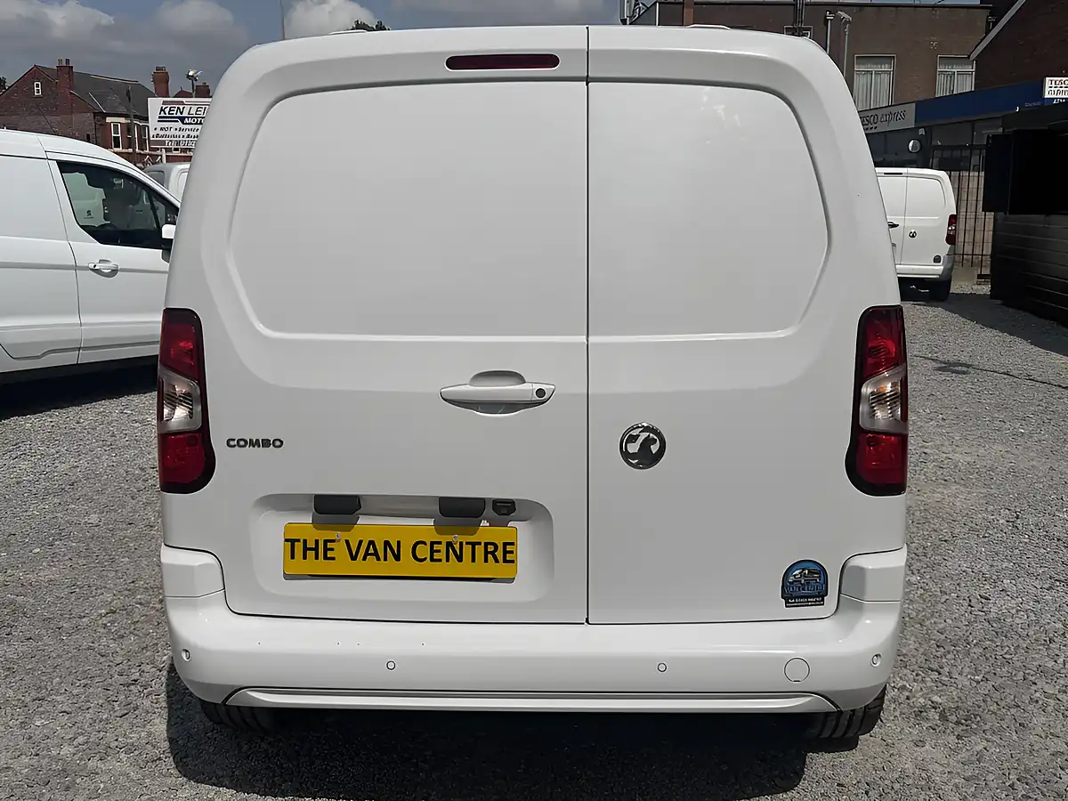 Used 2023 Vauxhall Combo Cargo Pro L1 H1 (swb) White - Interior and Exterior details 10