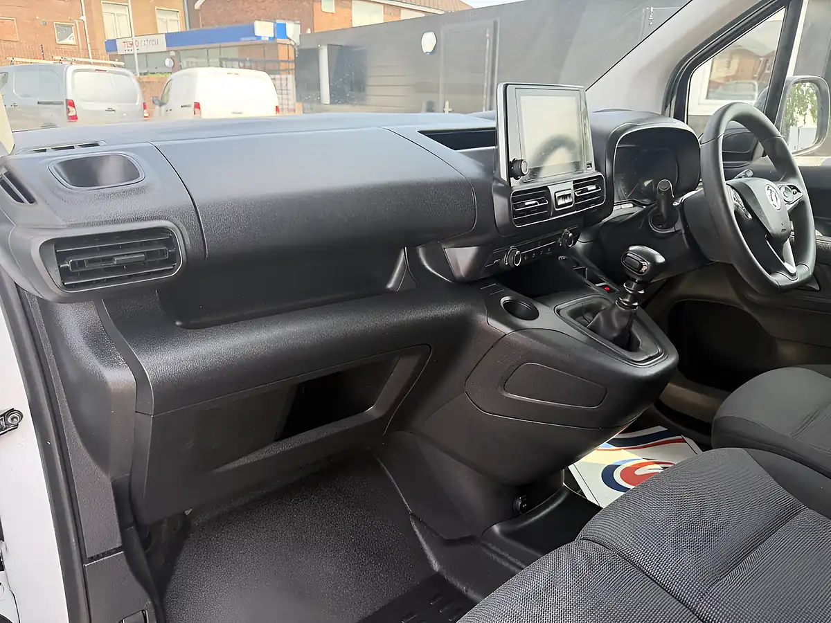 Used 2023 Vauxhall Combo Cargo Pro L1 H1 (swb) White - Interior and Exterior details 17