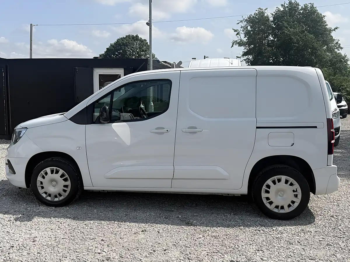 Used 2023 Vauxhall Combo Cargo Pro L1 H1 (swb) White - Interior and Exterior details 7