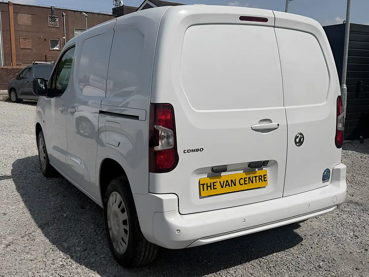 Used 2023 Vauxhall Combo Cargo Pro L1 H1 (swb) White - Interior and Exterior details 9