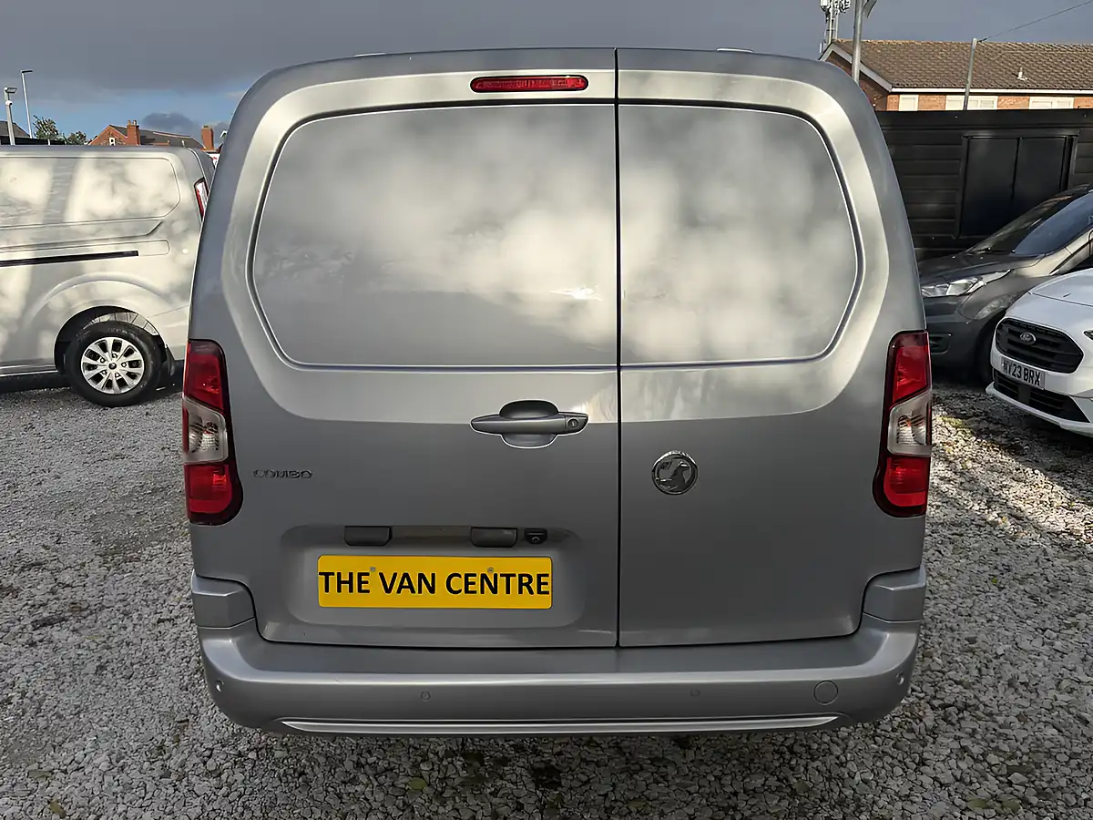 Used 2023 Vauxhall Combo Cargo Pro L2 H1 Grey - Interior and Exterior details 10