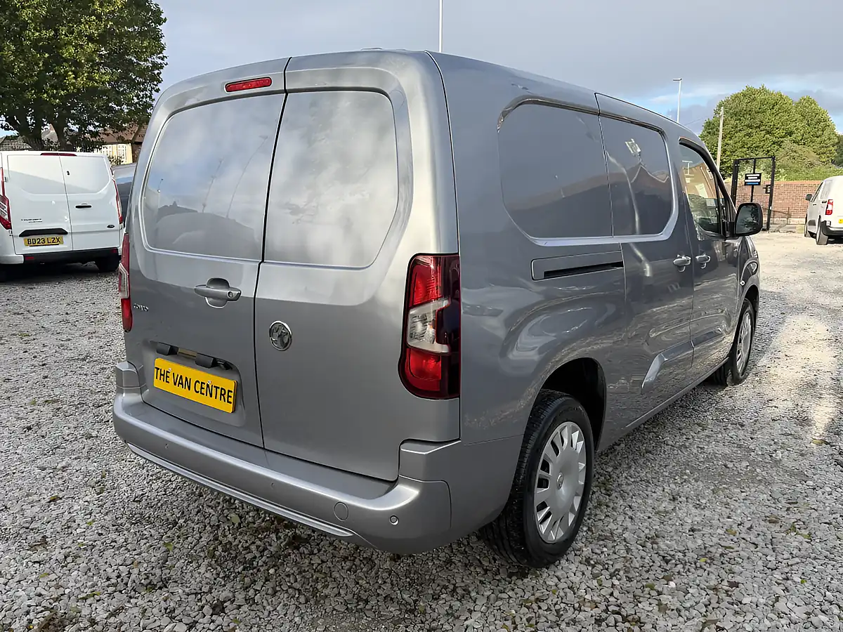 Used 2023 Vauxhall Combo Cargo Pro L2 H1 Grey - Interior and Exterior details 11