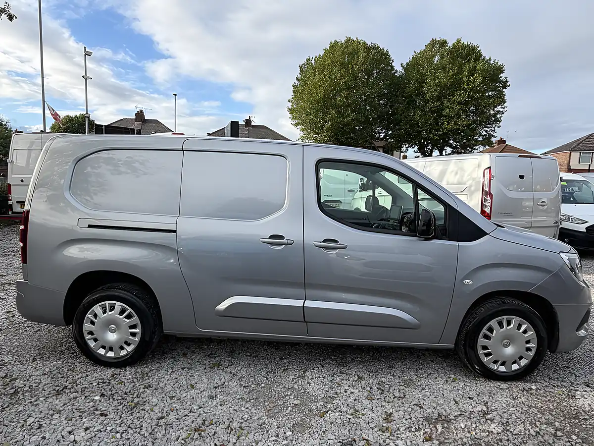 Used 2023 Vauxhall Combo Cargo Pro L2 H1 Grey - Interior and Exterior details 12