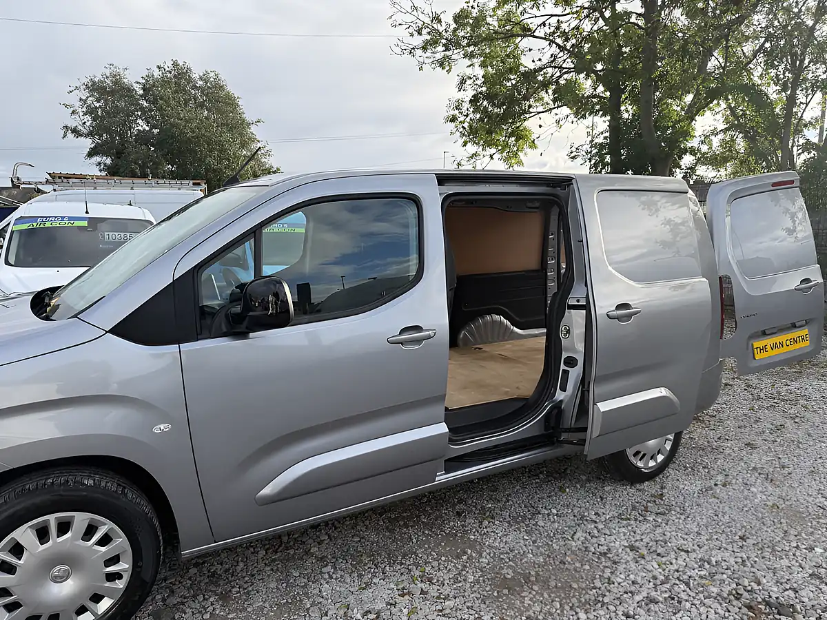 Used 2023 Vauxhall Combo Cargo Pro L2 H1 Grey - Interior and Exterior details 13
