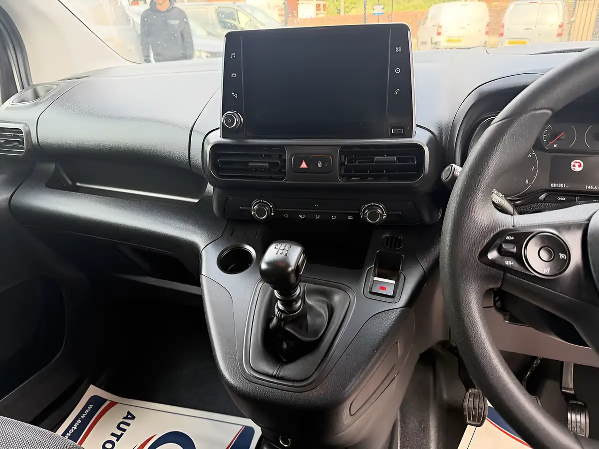 Used 2023 Vauxhall Combo Cargo Pro L2 H1 Grey - Interior and Exterior details 15