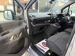 Used 2023 Vauxhall Combo Cargo Pro L2 H1 Grey - Interior and Exterior details 16