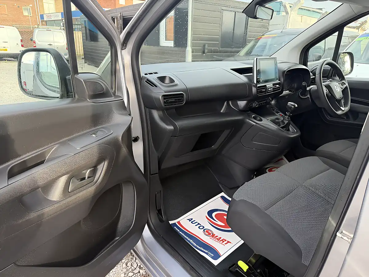 Used 2023 Vauxhall Combo Cargo Pro L2 H1 Grey - Interior and Exterior details 16