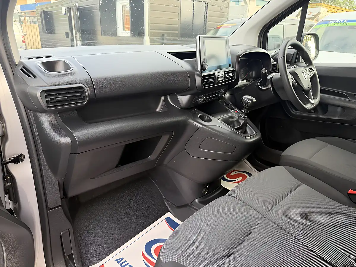 Used 2023 Vauxhall Combo Cargo Pro L2 H1 Grey - Interior and Exterior details 17