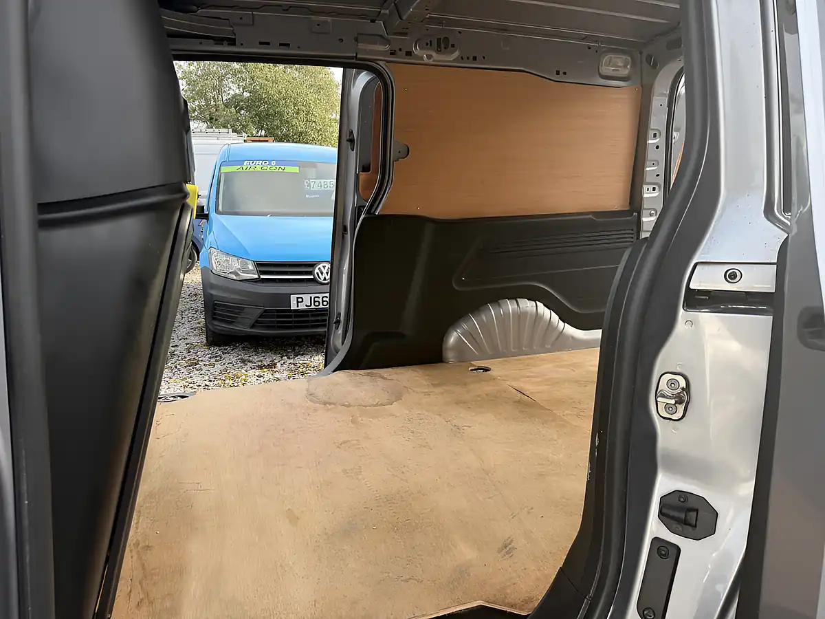 Used 2023 Vauxhall Combo Cargo Pro L2 H1 Grey - Interior and Exterior details 19
