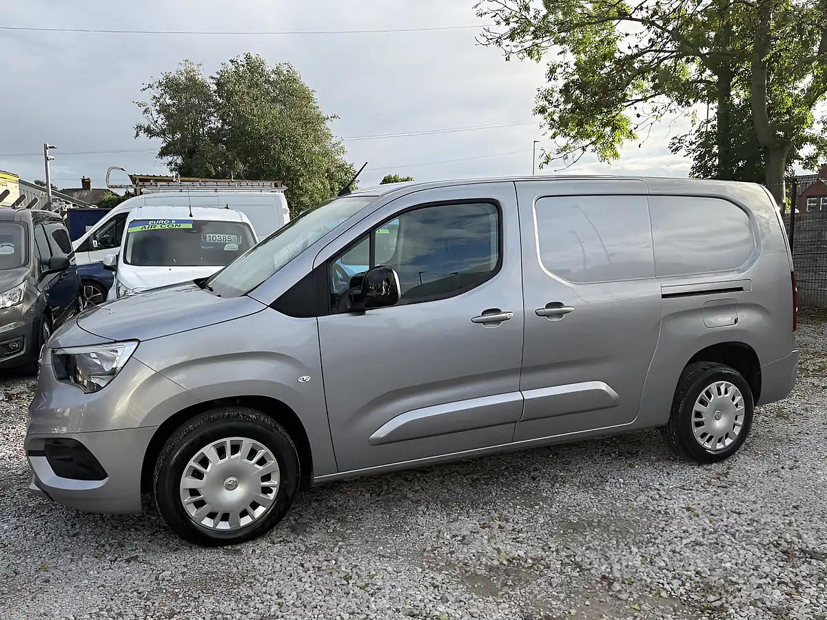 Used 2023 Vauxhall Combo Cargo Pro L2 H1 Grey - Interior and Exterior details 3