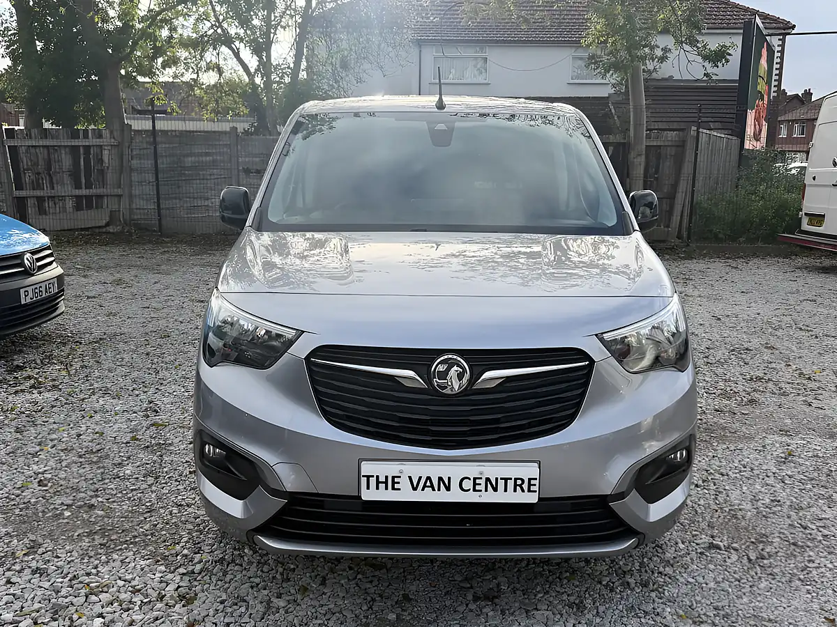Used 2023 Vauxhall Combo Cargo Pro L2 H1 Grey - Interior and Exterior details 6
