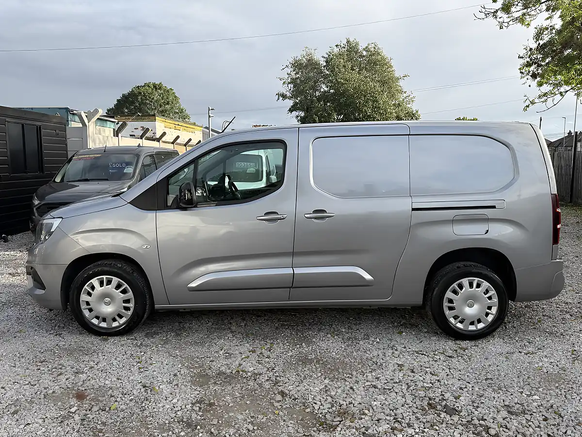 Used 2023 Vauxhall Combo Cargo Pro L2 H1 Grey - Interior and Exterior details 8