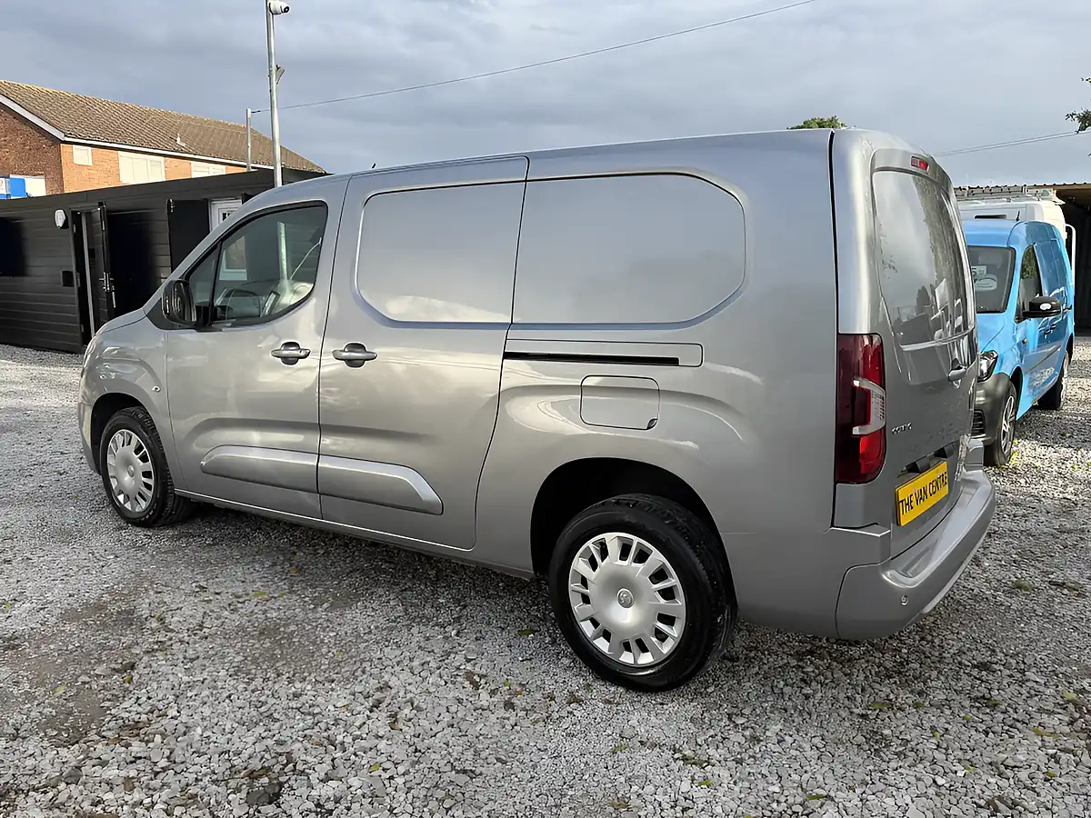 Used 2023 Vauxhall Combo Cargo Pro L2 H1 Grey - Interior and Exterior details 9